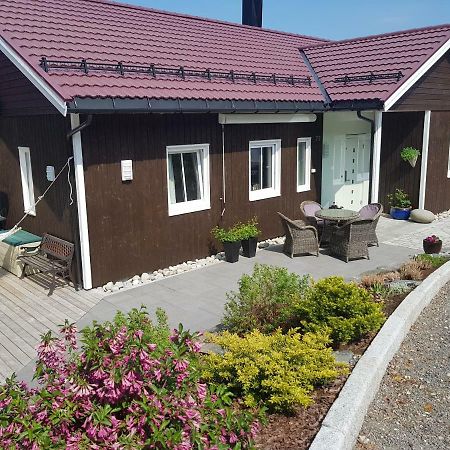 Family Room In Modern House Eide  Екстериор снимка